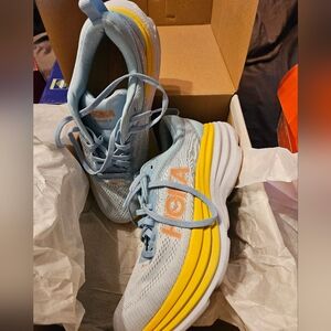 HOKA Biondi 8 in box